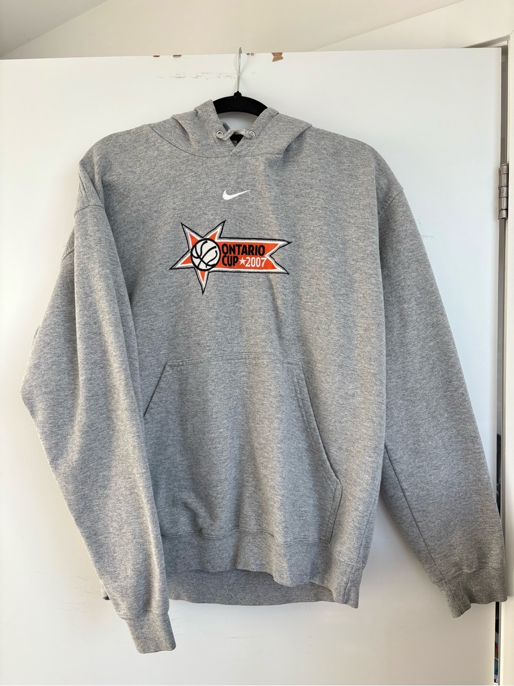 Vintage Nike Hoodie, size M Ontario Cup 2007, middle swoosh, y2k basketball
